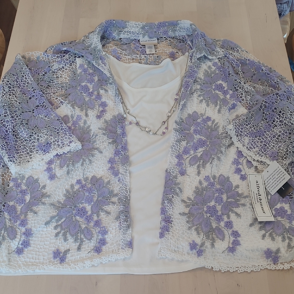 NWT Alfred Dunner 2 in 1 Cami/Open Crocheted Lavander/White Floral Set